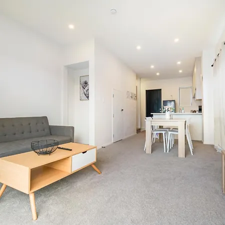 Cozy Brand New Townhouse 1 Bed and Breakfast